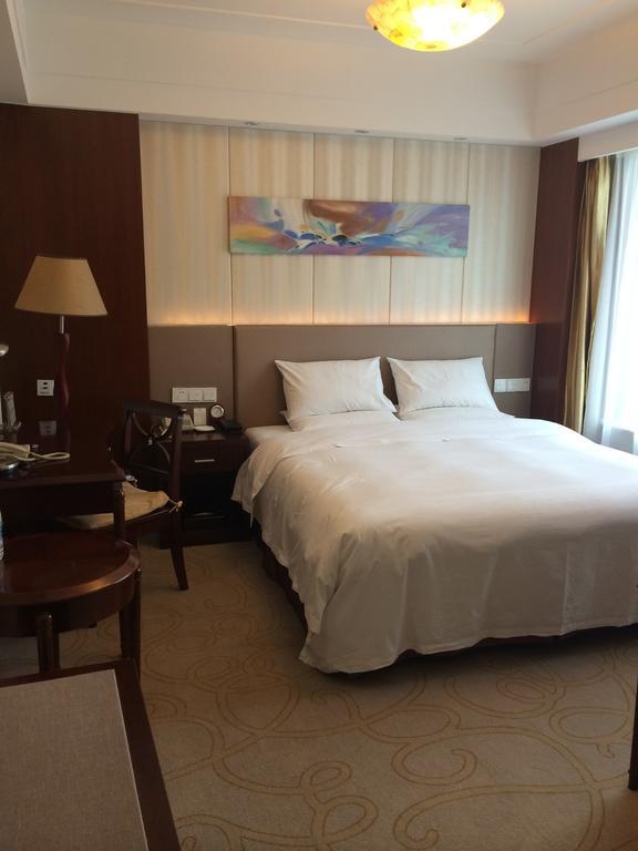 Weihai Golden Bay International Hotel Buitenkant foto